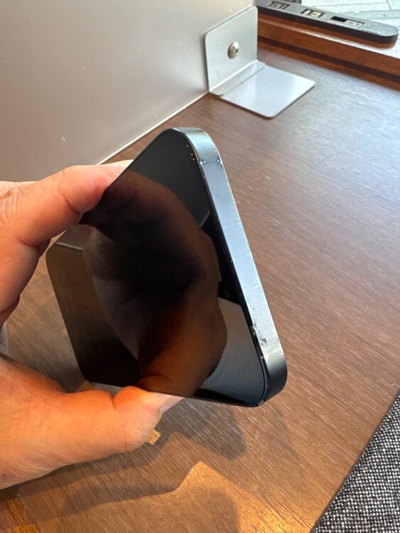 アイフォン12 （スマホ）の商品画像 - 査定依頼日：2025年4月16日 - 最高査定価格：20,000円