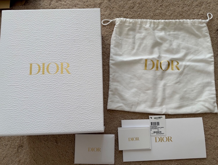Dior 30 montaigneミニ バケットバッグ ドローストリング（ブランドバッグ）の商品画像 - 査定依頼日：2026年10月10日 - 最高査定価格：200,000円