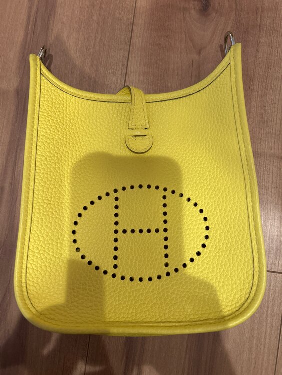 エルメス エブリン （ブランドバッグ）の商品画像 - 査定依頼日：2025年4月22日 - 最高査定価格：300,000円