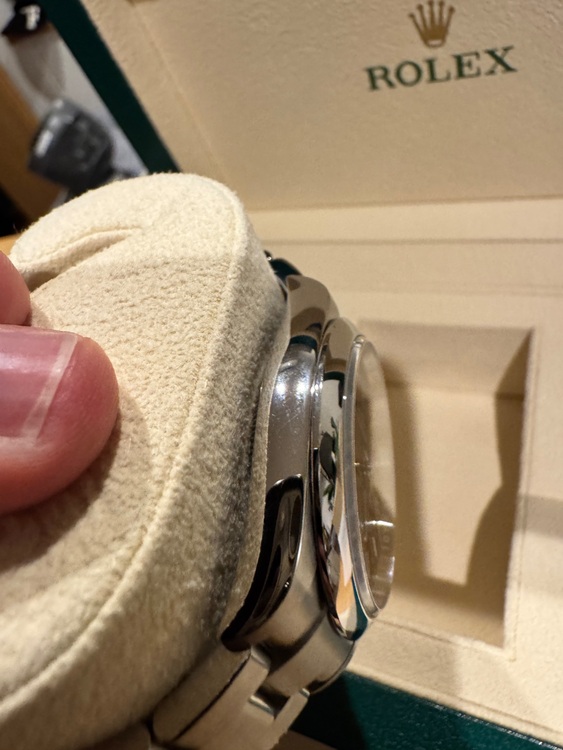 ロレックス パーペチュアル 12600（高級時計）の商品画像 - 査定依頼日：2025年10月4日 - 最高査定価格：1,100,000円