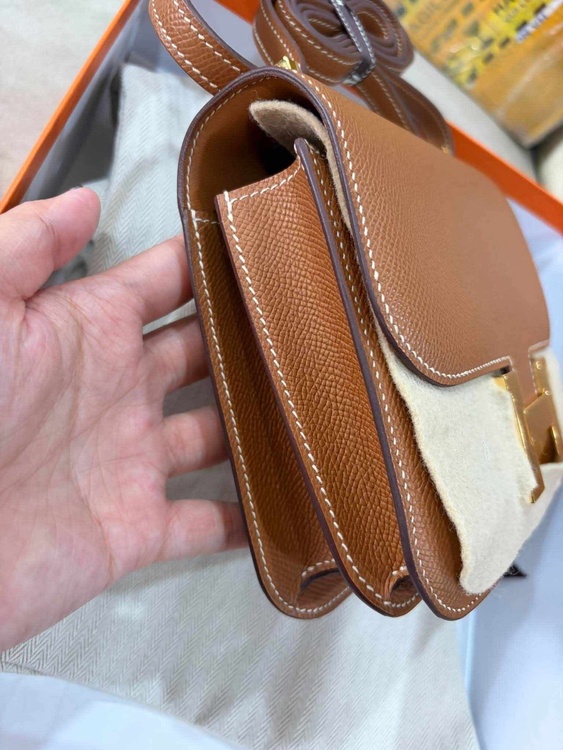 コンスタンス 18 ゴールド　ゴールド金具（ブランドバッグ）の商品画像 - 査定依頼日：2026年10月11日 - 最高査定価格：240,000円
