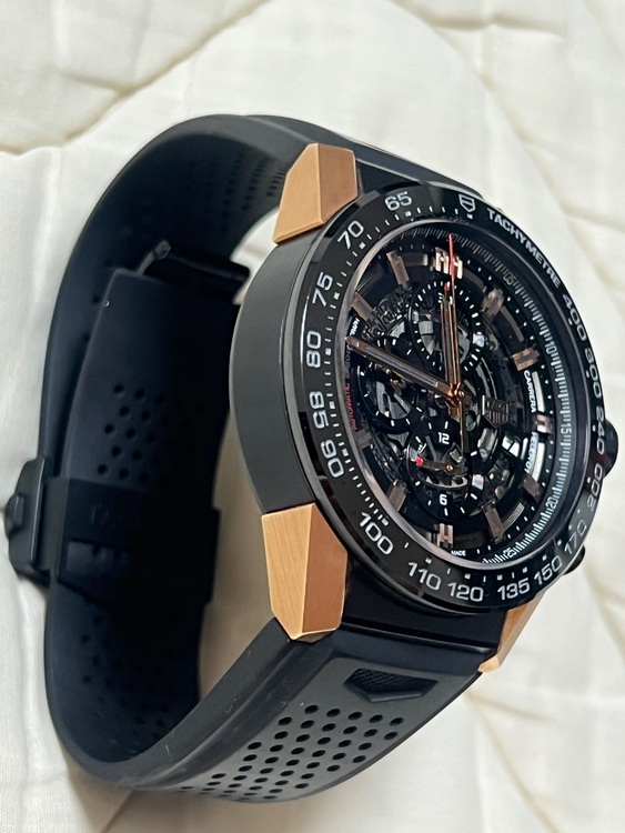 タグホイヤー カレラ ホイヤー01クロノグラフ　CAR2A5（高級時計）の商品画像 - 査定依頼日：2025年8月14日 - 最高査定価格：550,000円