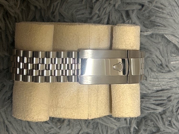 ロレックス デイトジャスト 12630（高級時計）の商品画像 - 査定依頼日：2026年1月9日 - 最高査定価格：1,700,000円