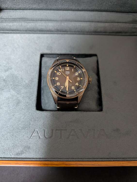 タグ・ホイヤー オータヴィア WBE5191.FC8276（高級時計）の商品画像 - 査定依頼日：2025年3月9日 - 最高査定価格：300,000円