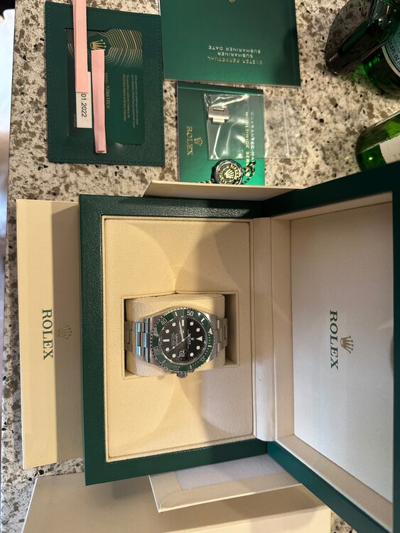 サブマリーナーグリーン（高級時計）の商品画像 - 査定依頼日：2025年2月21日 - 最高査定価格：2,100,000円