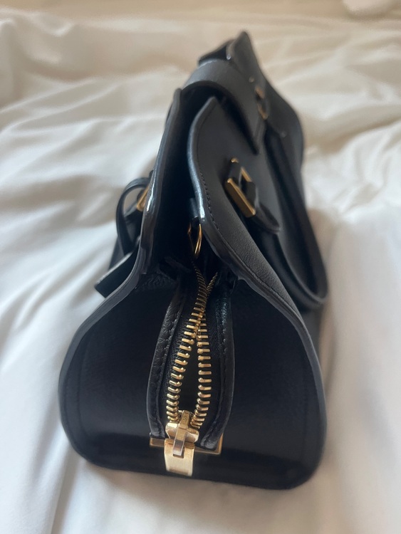 ダウンタウン（ブランドバッグ）の商品画像 - 査定依頼日：2025年7月27日 - 最高査定価格：100,000円