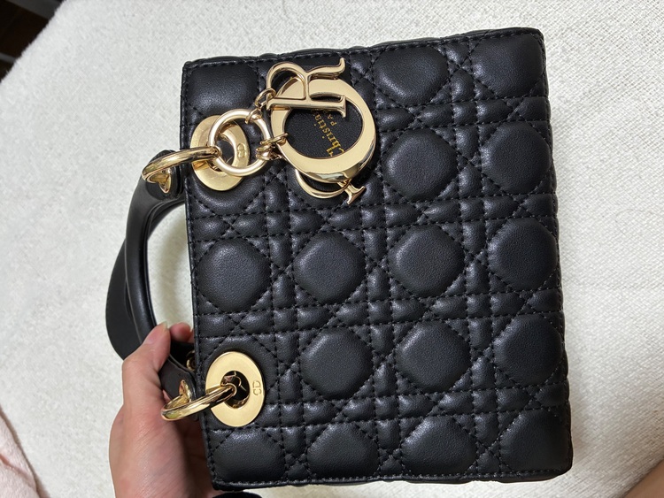 ディオール  （ブランドバッグ）の商品画像 - 査定依頼日：2025年11月13日 - 最高査定価格：300,000円