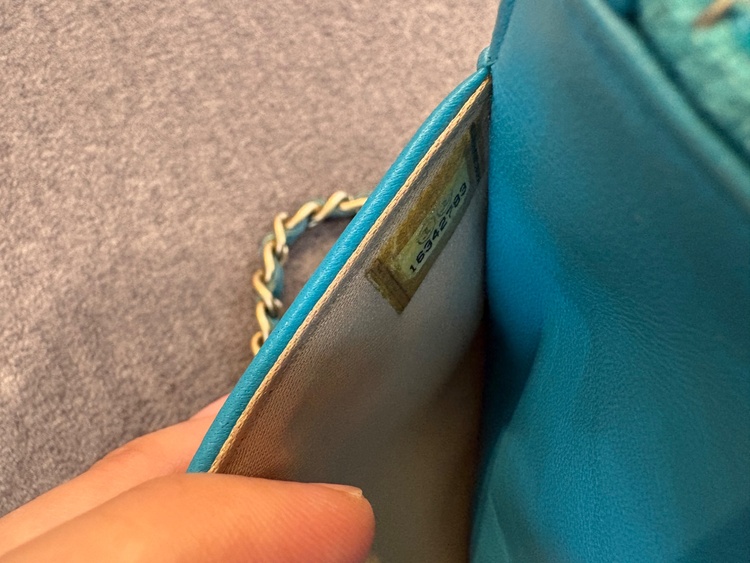 シャネル　カメリア　チェーンウォレット　チェーンショルダー　ブルー（ブランドバッグ）の商品画像 - 査定依頼日：2026年6月16日 - 最高査定価格：160,000円