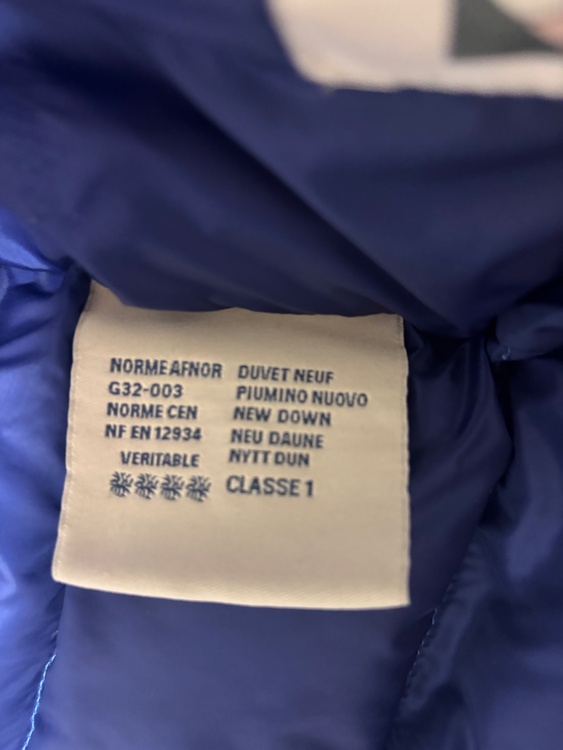 モンクレールダウン（古着・ファッション）の商品画像 - 査定依頼日：2026年1月27日 - 最高査定価格：17,000円