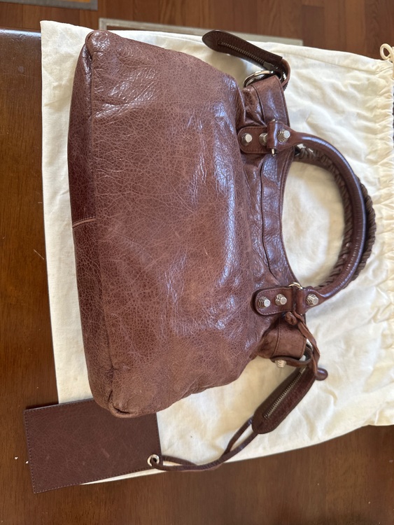 バレンシアガ  （ブランドバッグ）の商品画像 - 査定依頼日：2025年10月2日 - 最高査定価格：100,000円