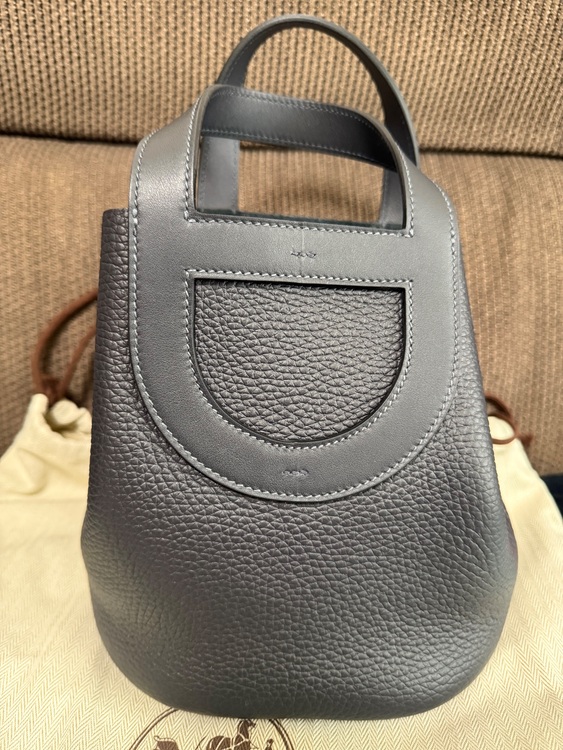 インザループ18（ブランドバッグ）の商品画像 - 査定依頼日：2025年10月31日 - 最高査定価格：580,000円