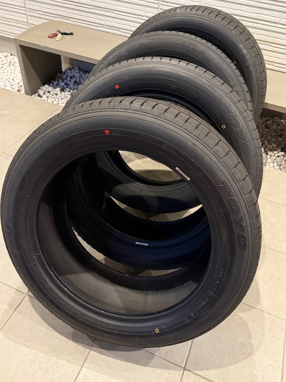 225/55R19 TOYOPROXES R4619インチ 夏タイヤ4本（カー用品）の商品画像 - 査定依頼日：2025年6月24日 - 最高査定価格：8,000円