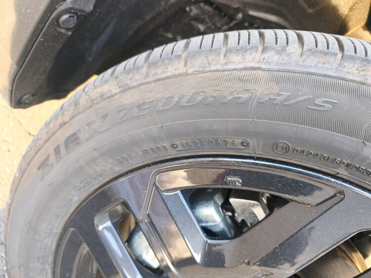 FALKEN｢ZIEX ZE001 A/S｣　４本（カー用品）の商品画像 - 査定依頼日：2026年6月5日 - 最高査定価格：5,000円