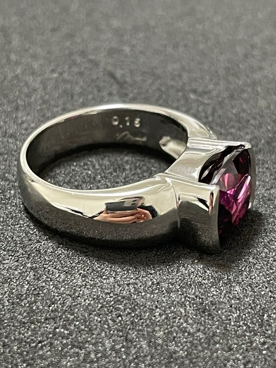 タサキリング　ガーネット（宝石）の商品画像 - 査定依頼日：2025年3月13日 - 最高査定価格：50,000円