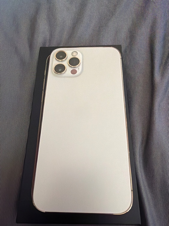 iPhone（スマホ）の商品画像 - 査定依頼日：2026年3月15日 - 最高査定価格：32,000円