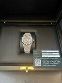 オーデマピゲ ロイヤルオーク Ref.15469BC.ZZ.1260BC.01a（高級時計）の商品画像 - 査定依頼日：2025年1月22日 - 最高査定価格：100,000,000円