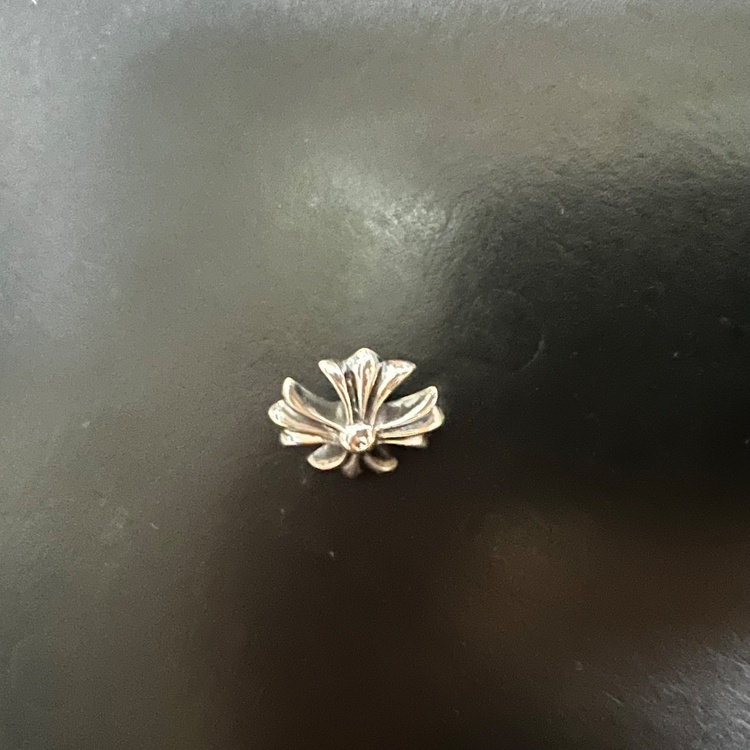 ピンズ　CHクロス（古着・ファッション）の商品画像 - 査定依頼日：2026年1月5日 - 最高査定価格：60,000円