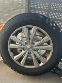 ダンロップウィンターマックス4本 215/60R16 95Qスタッドレスタイヤ（カー用品）の商品画像 - 査定依頼日：2025年2月23日 - 最高査定価格：3,500円