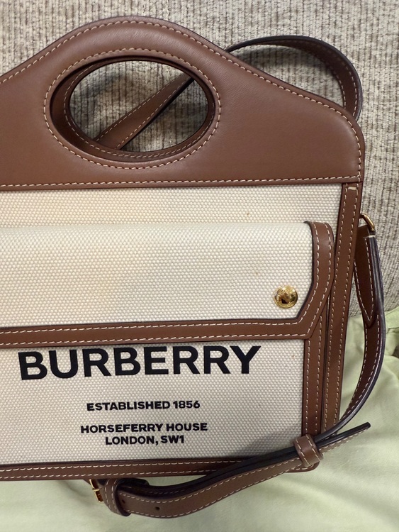 ミニポケットバッグ（ブランドバッグ）の商品画像 - 査定依頼日：2025年9月20日 - 最高査定価格：30,000円