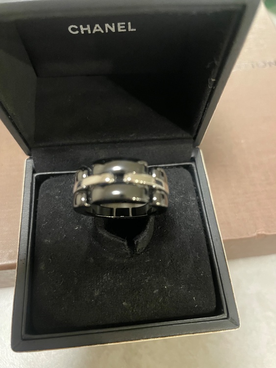 ウルトラコレクション（ブランド財布・小物）の商品画像 - 査定依頼日：2026年4月9日 - 最高査定価格：80,000円