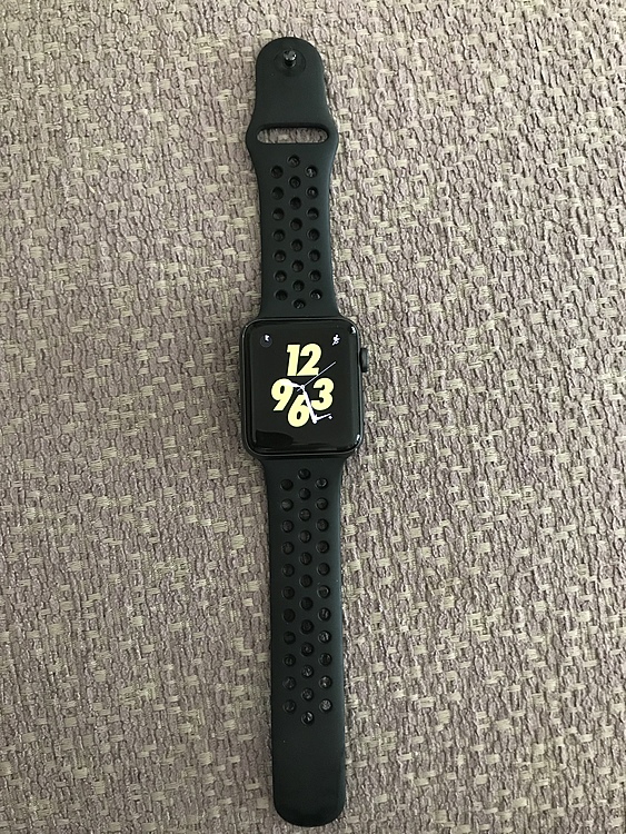 Apple Watch Nike+ Series 3（GPSモデル）- 42mm（ブランド財布・小物）の商品画像 - 査定依頼日：2019年10月2日 - 最高査定価格：10,000円