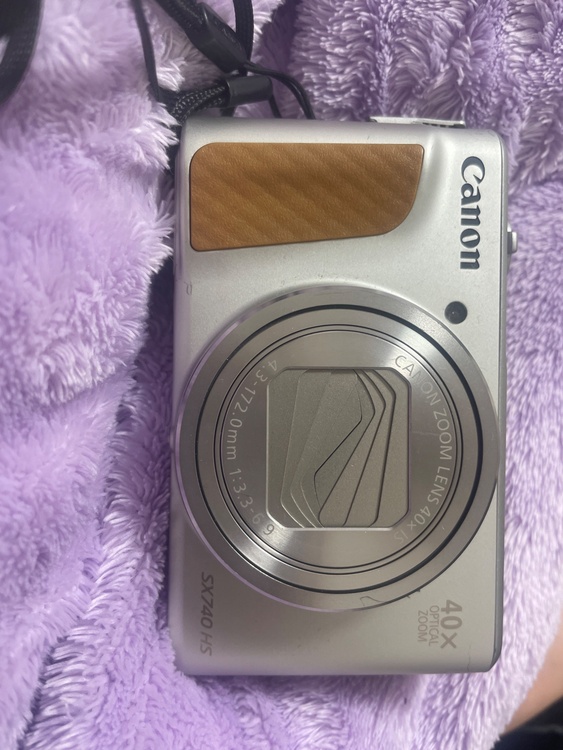 Canon コンパクトデジタルカメラ PowerShot SX740（カメラ）の商品画像 - 査定依頼日：2026年2月20日 - 最高査定価格：50,000円