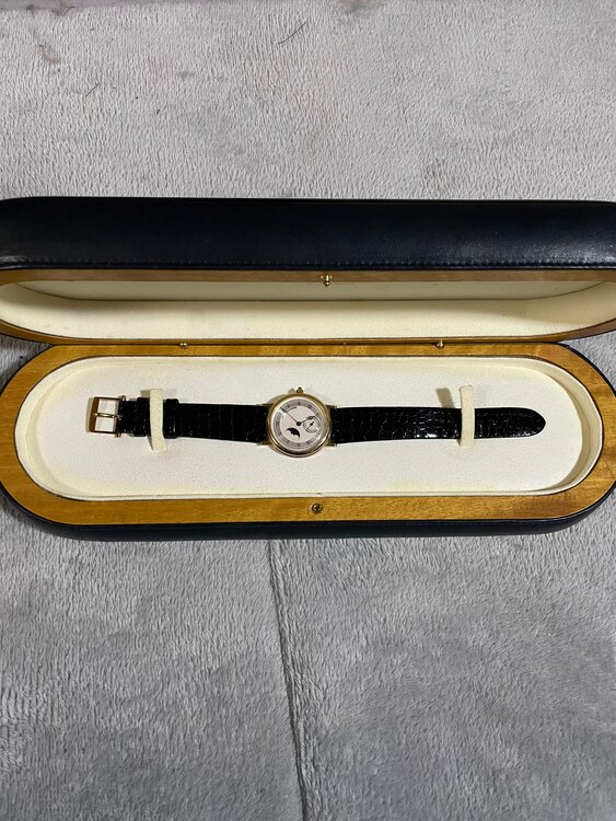 ブレゲ クラシック （高級時計）の商品画像 - 査定依頼日：2025年5月5日 - 最高査定価格：900,000円