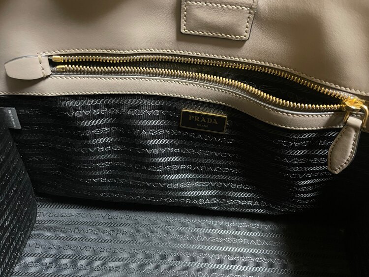 プラダ  （ブランドバッグ）の商品画像 - 査定依頼日：2025年1月17日 - 最高査定価格：70,000円