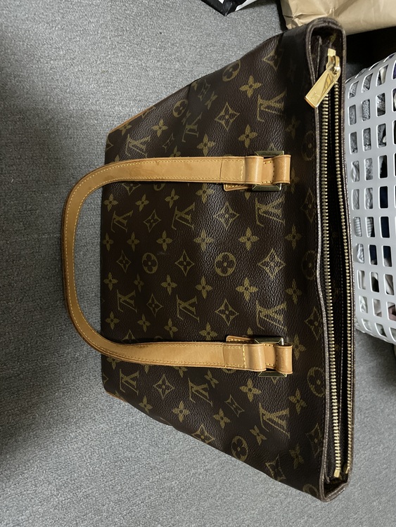 1900IA（ブランドバッグ）の商品画像 - 査定依頼日：2022年4月18日 - 最高査定価格：45,000円