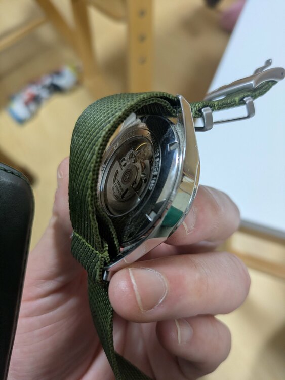 タグホイヤー カレラ WAR201C-BA072（高級時計）の商品画像 - 査定依頼日：2026年2月8日 - 最高査定価格：130,000円