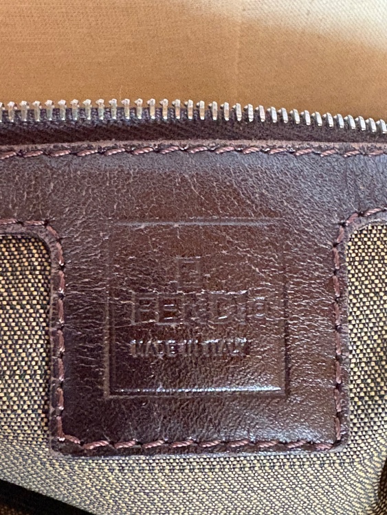 フェンディ  （ブランドバッグ）の商品画像 - 査定依頼日：2026年3月1日 - 最高査定価格：85,000円