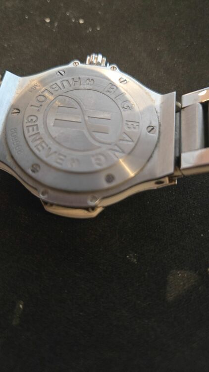  361 SE 2010 RW 1104 ダイヤベゼル レディース（高級時計）の商品画像 - 査定依頼日：2025年9月7日 - 最高査定価格：990,000円