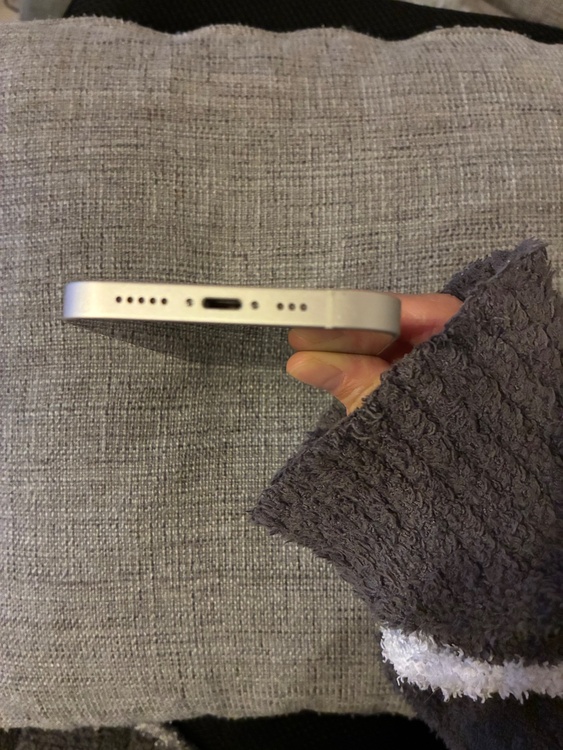 iPhone 14 128GB SIMフリー（スマホ）の商品画像 - 査定依頼日：2026年3月2日 - 最高査定価格：40,000円