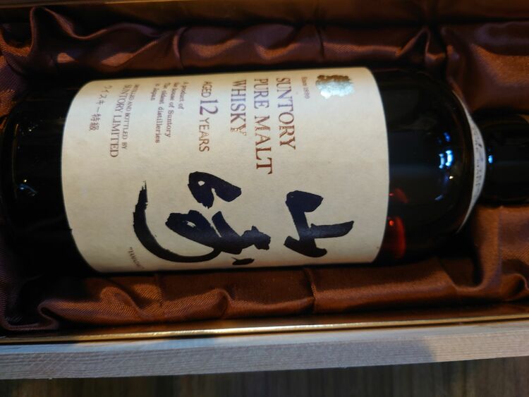 サントリーピュアモルトウィスキー山崎　（お酒）の商品画像 - 査定依頼日：2025年8月17日 - 最高査定価格：52,000円