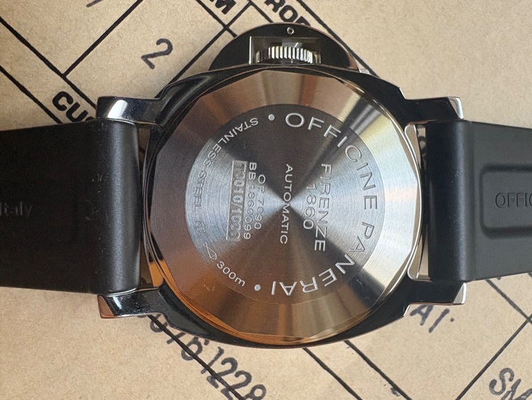 パネライ ルミノール pam01104（高級時計）の商品画像 - 査定依頼日：2025年8月18日 - 最高査定価格：540,000円