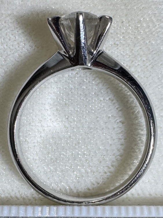 天然ダイヤモンド1.02ct、P900リング（宝石）の商品画像 - 査定依頼日：2025年8月4日 - 最高査定価格：270,000円