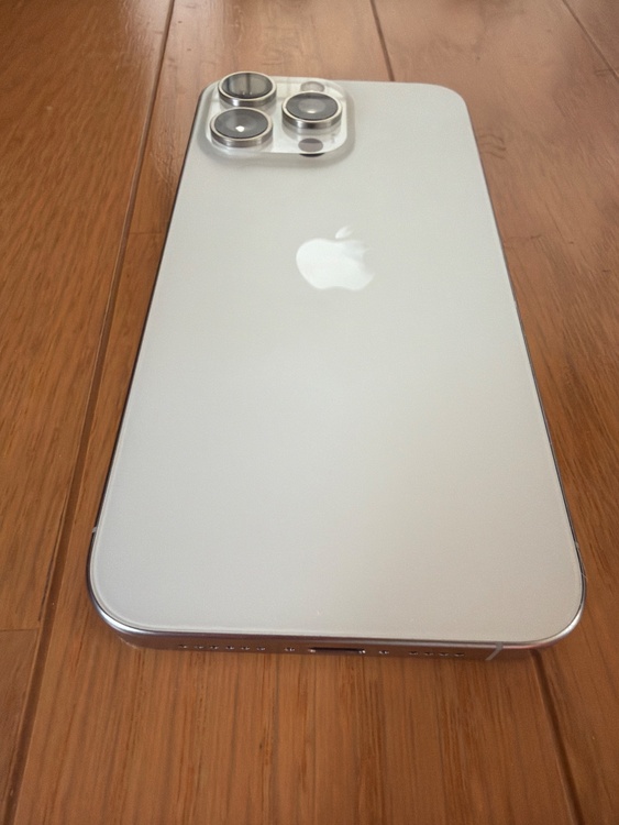 iPhone 15 Pro Max 256GB docomo（スマホ）の商品画像 - 査定依頼日：2026年2月21日 - 最高査定価格：97,000円