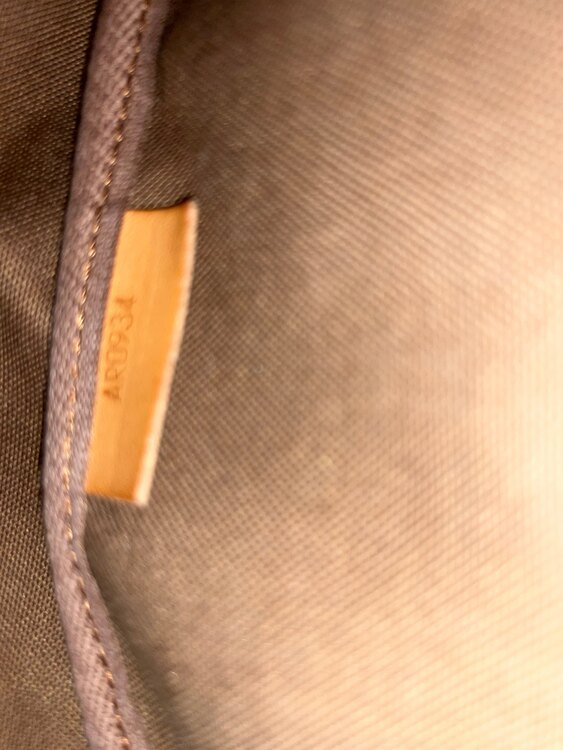 ルイヴィトン モノグラム ソミュール35（ブランドバッグ）の商品画像 - 査定依頼日：2025年4月14日 - 最高査定価格：70,000円