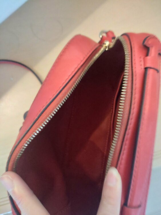 サントンジュ　赤　43556（ブランドバッグ）の商品画像 - 査定依頼日：2026年3月13日 - 最高査定価格：140,000円