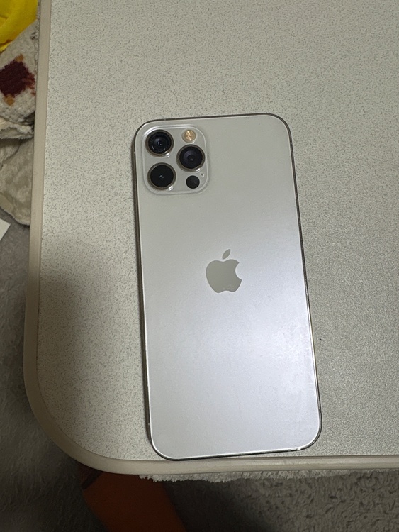 iPhone iPhone 12 Pro 256GB Softbank（スマホ）の商品画像 - 査定依頼日：2026年7月24日 - 最高査定価格：35,000円