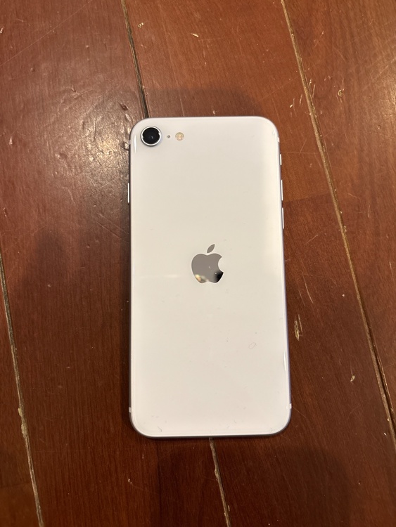 iPhone（スマホ）の商品画像 - 査定依頼日：2026年3月7日 - 最高査定価格：15,000円