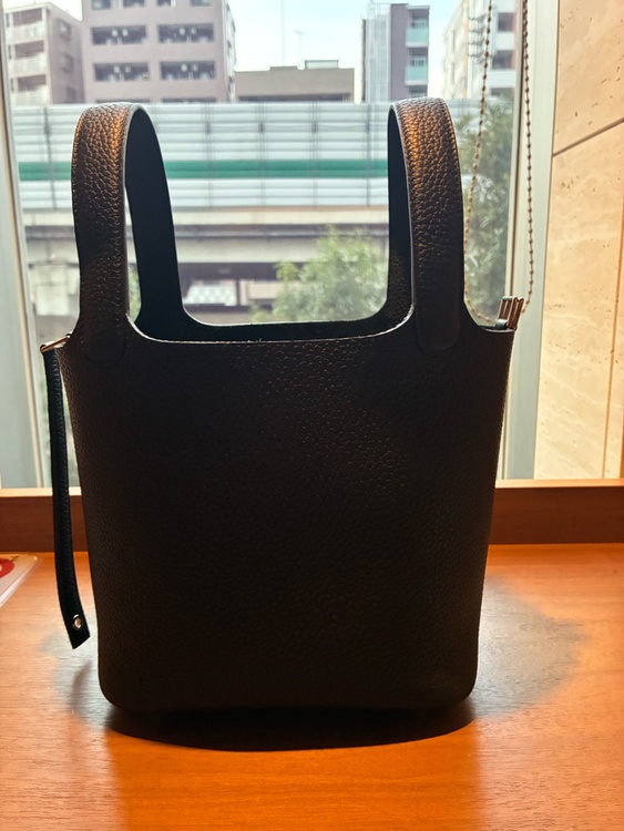 ピコタンロックPMトリヨンクレマンス  ノワール  K刻印（ブランドバッグ）の商品画像 - 査定依頼日：2026年4月17日 - 最高査定価格：750,000円