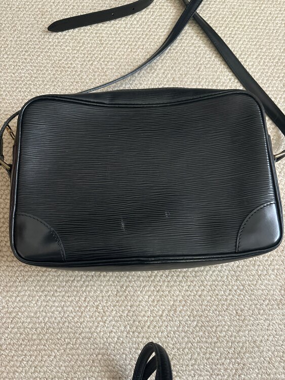 不明（ブランドバッグ）の商品画像 - 査定依頼日：2025年4月29日 - 最高査定価格：18,000円