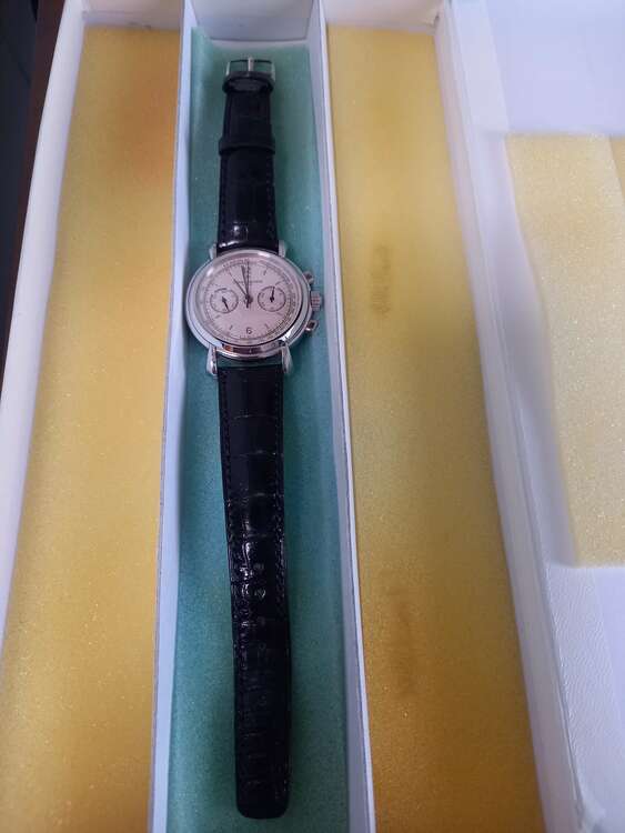 47101/000P（高級時計）の商品画像 - 査定依頼日：2025年4月26日 - 最高査定価格：3,000,000円