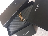 イヴ・サンローラン 長財布（ブランド財布・小物）の商品画像 - 査定依頼日：2019年4月17日 - 最高査定価格：10,000円