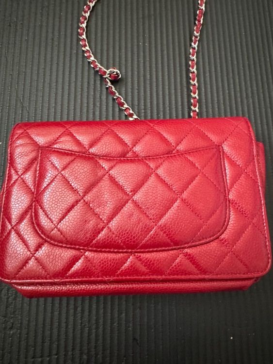 CHANEL マトラッセ　レッド　型番不明（ブランドバッグ）の商品画像 - 査定依頼日：2025年9月22日 - 最高査定価格：285,000円