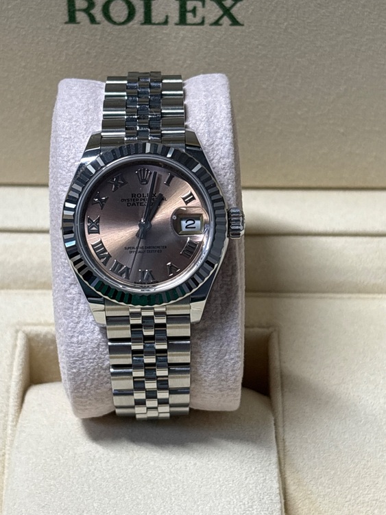 ロレックス デイトジャスト 27917（高級時計）の商品画像 - 査定依頼日：2025年11月22日 - 最高査定価格：1,800,000円