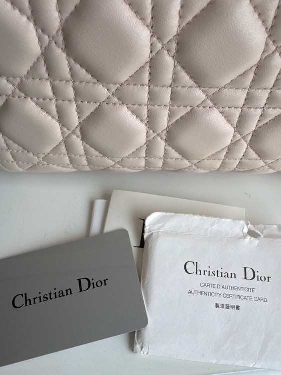 ディオール  （ブランドバッグ）の商品画像 - 査定依頼日：2025年8月22日 - 最高査定価格：350,000円