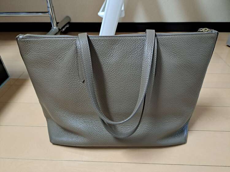 ジミーチュウ  （ブランドバッグ）の商品画像 - 査定依頼日：2025年2月4日 - 最高査定価格：25,000円