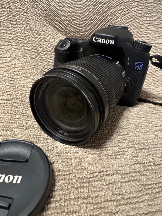 EOS 70D ダブルズームキット（カメラ）の商品画像 - 査定依頼日：2026年5月2日 - 最高査定価格：28,100円